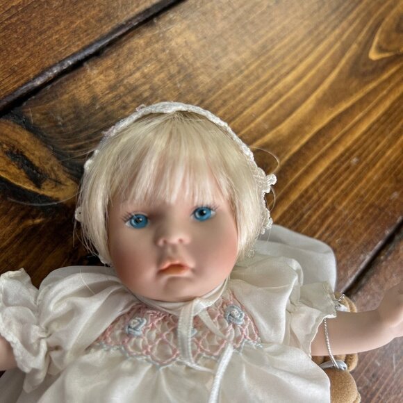 Pauline Bjonness Jacobsen Baby Doll Porcelain Satin Cloth Blonde Hair Blue Eyes - Picture 2 of 13